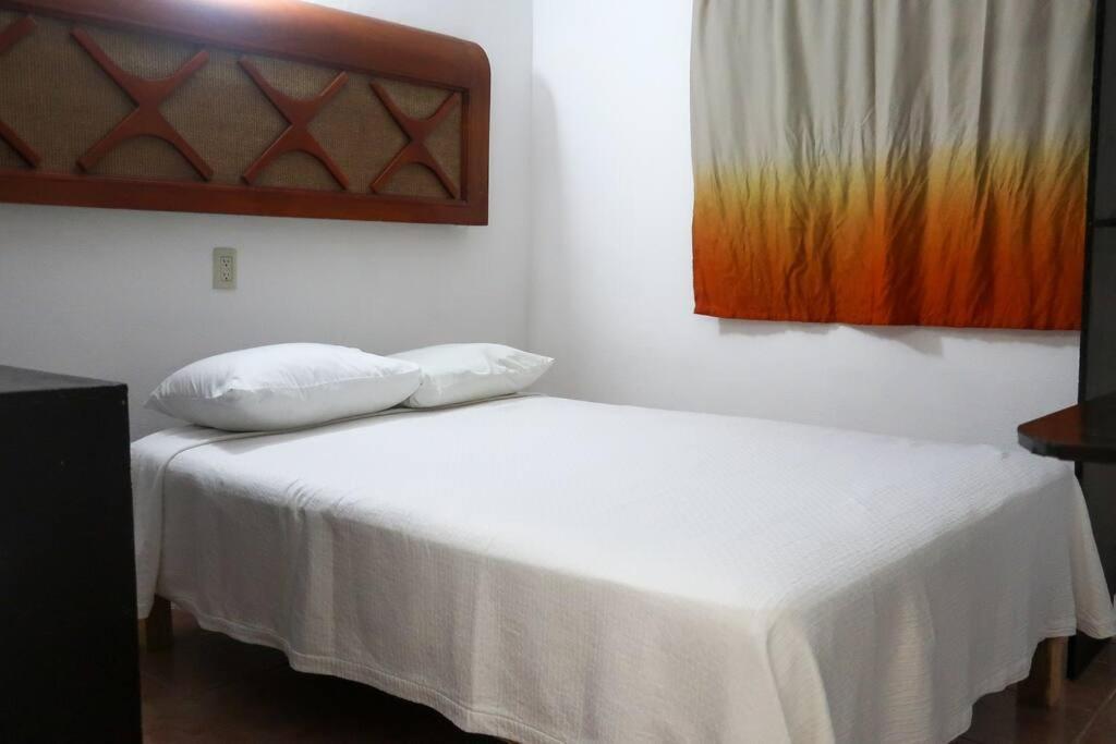 Casa Aurora #2: Private Room In Excellent Location بويرتو فالارتا المظهر الخارجي الصورة